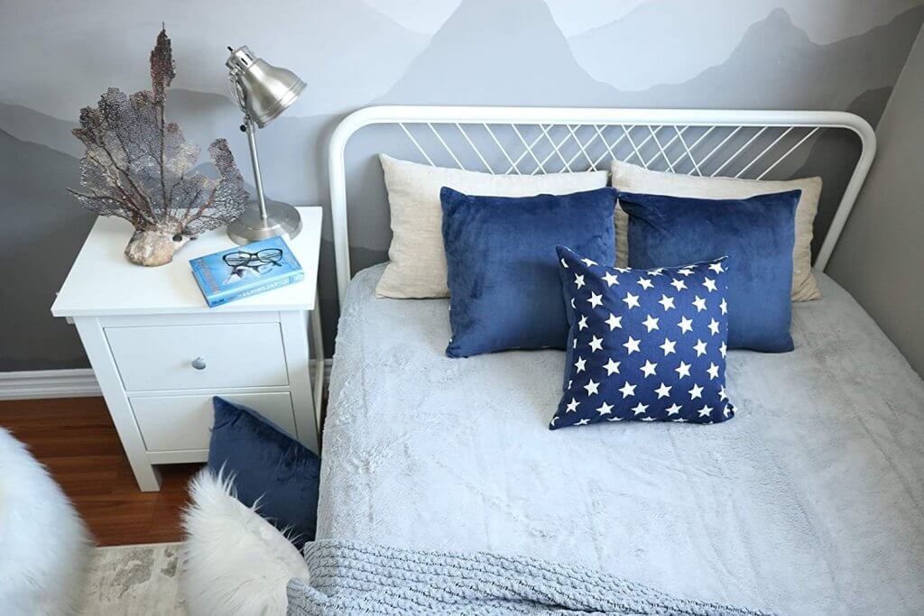 navy-stars-accent-pillow-covers