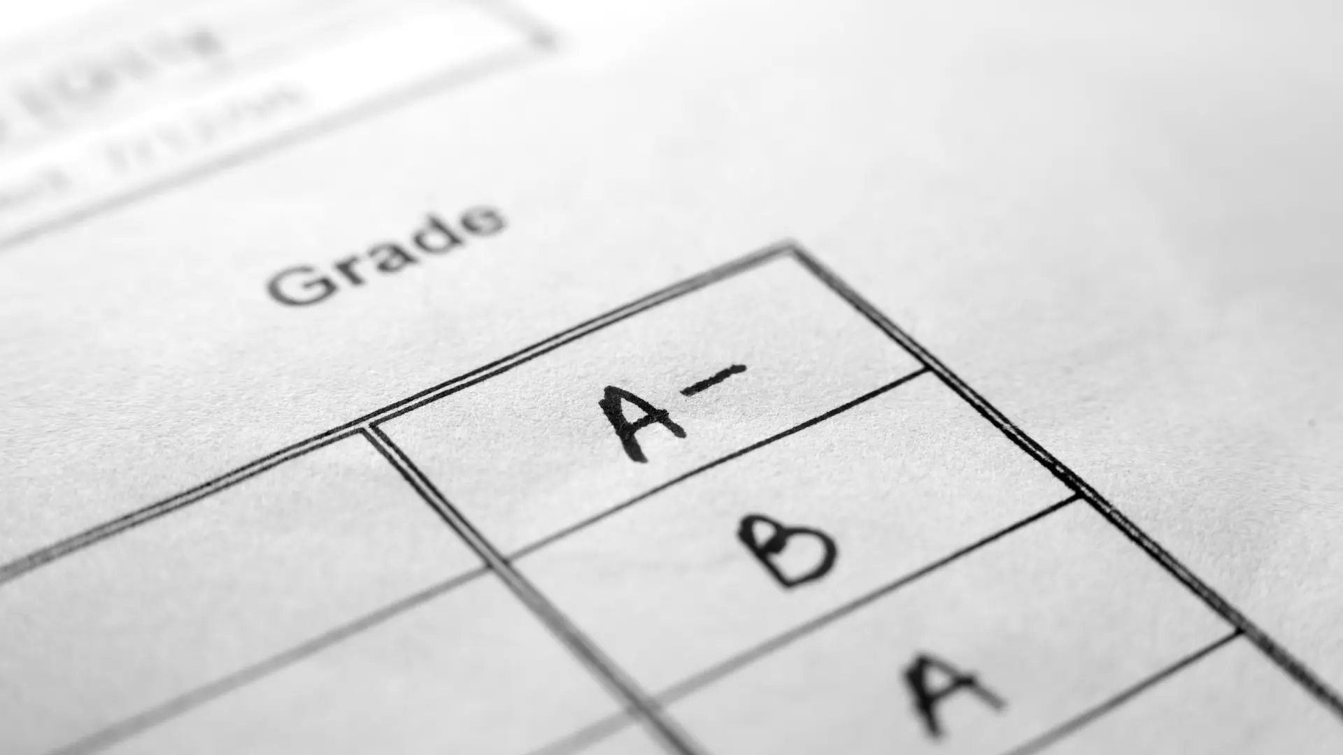 A grade sheet showing the letter grades A and B, relevant to the discussion on GPA types.