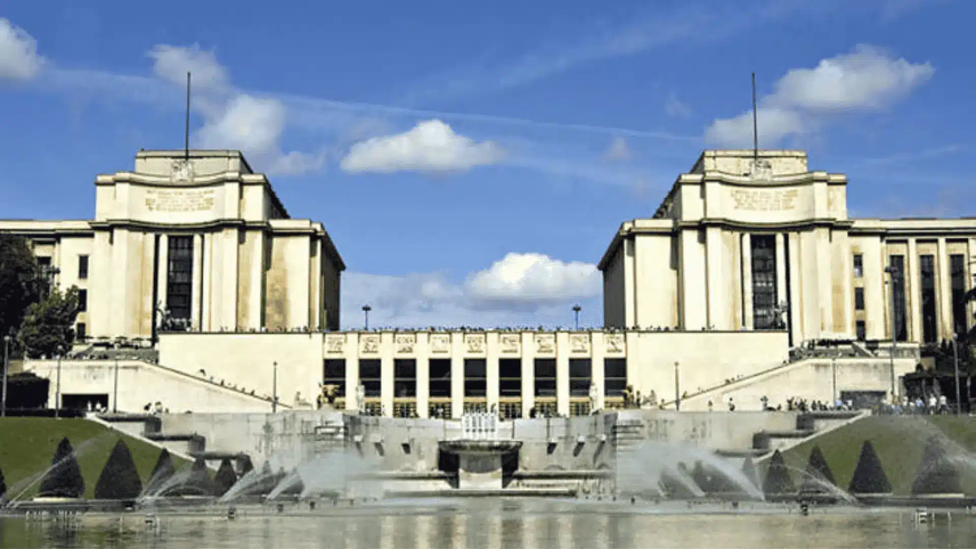 Palais de Chaillot, a prominent building in Paris, with a fountain in front, exemplifying European architecture.