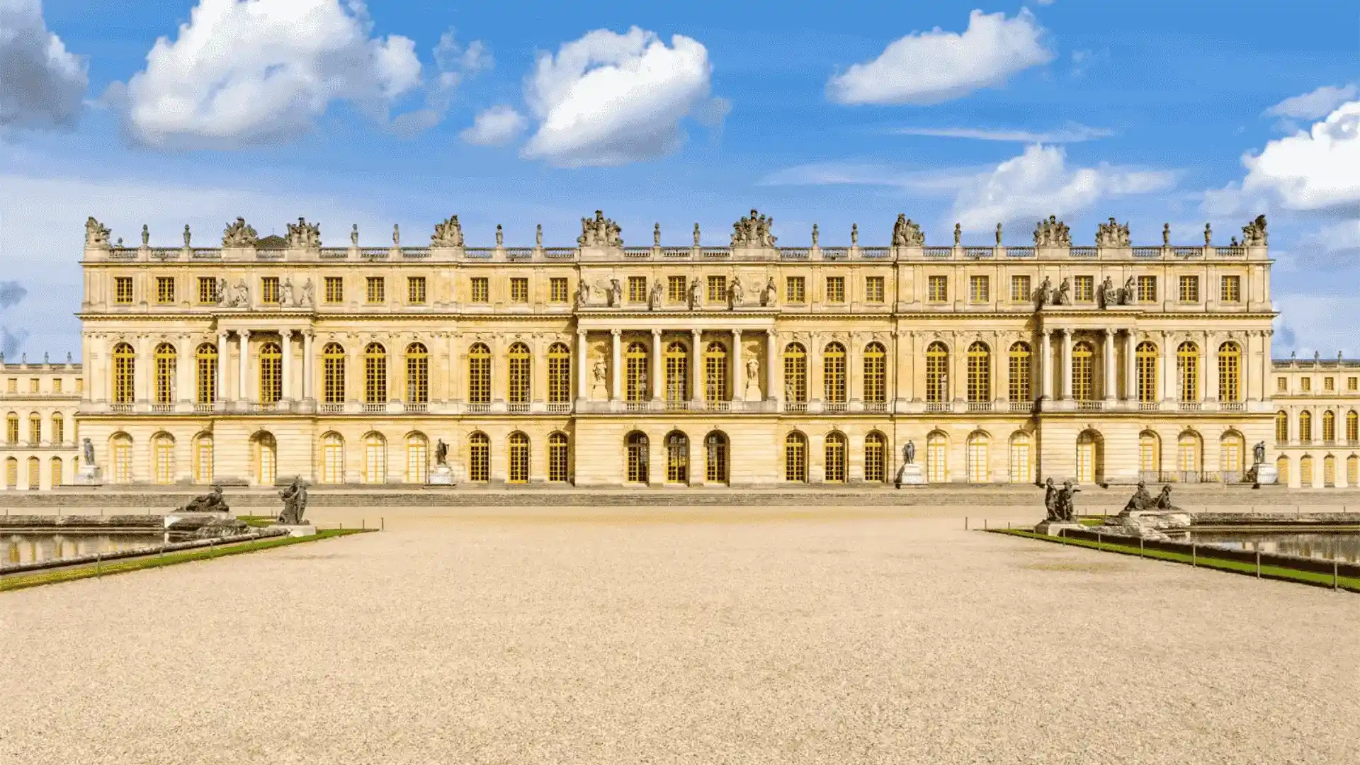  Palace of Versailles, an architectural gem in Baroque style, exemplifies the European architecture 